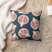 Pomegranate seamless pattern,background with pomeg クッション (ブランケット)