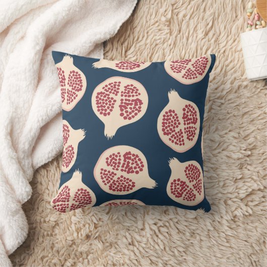 Pomegranate seamless pattern,background with pomeg クッション (ブランケット)