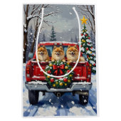 Pomeranian Christmas Red Truck Holiday Gift ミディアムペーパーバッグ (正面)