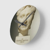Pompey (紀元前の106-48紀元前に)のバストc.60 (大理石) ラウンド壁時計 (傾斜)