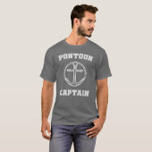 PONTOON CAPTAIN Funny Boating for Water Sports fam Tシャツ (正面フル)