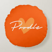 Poodle Chic & Script Orangeファンシー、オレンジ色ハート ラウンドクッション (正面)