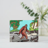 Pop Art Sasquatch Forest Comic Panel Graphic ポストカード (スタンド正面)