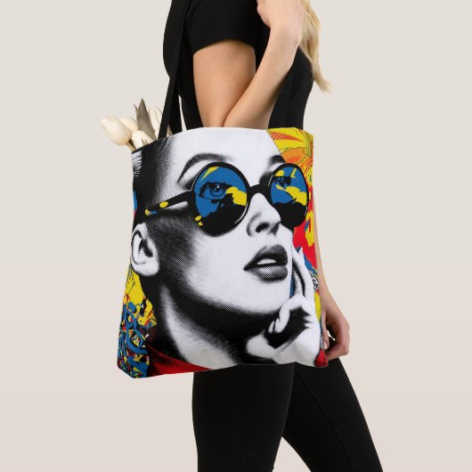 Pop art woman with sunglasses トートバッグ (クローズアップ)