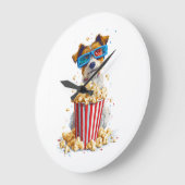 Popcorn Pup � Movie Night Dog ラージ壁時計 (傾斜)