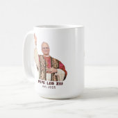 Pope Leo XIV Est 2025 Commemorative コーヒーマグカップ (正面左)
