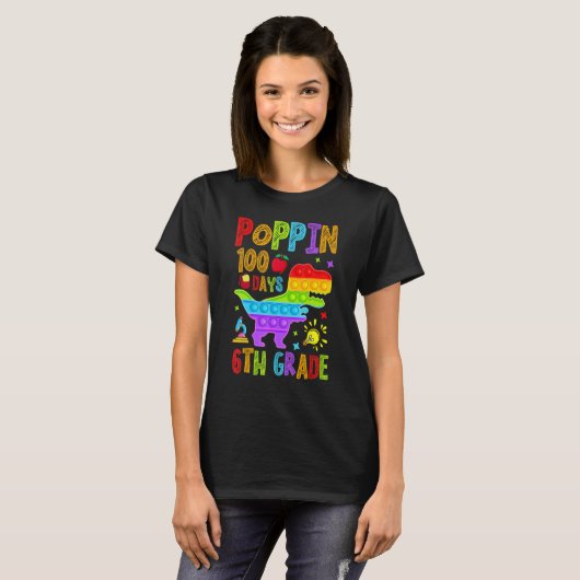 Poppin 100 Days 6th Grade Primary School Dino Kid  Tシャツ (正面フル)
