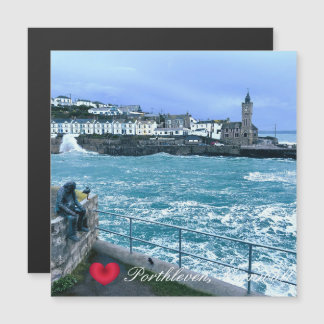 Porthleven Clocktower +魚の彫刻を待つ