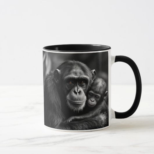 Portrait émouvant d’un chimpanzé et de son bébé. マグカップ (右)