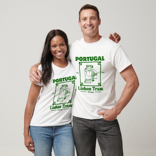 Portugal: Lisbon tram dreams Tシャツ (ユニセックス)