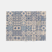 Portuguese Azulejo Tile Fleece Blanket – Cozy Blue フリースブランケット (正面(横))