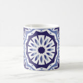 Portuguese ornamental azulejo ceramic. Minimal des コーヒーマグカップ (中央)