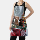 Portuguese Water Dog Christmas Red Truck Holiday エプロン (インサイチュ)