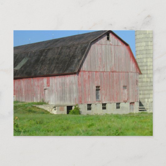 Postcrossing – 古い赤い納屋とサイロのはがき ポストカード (正面)