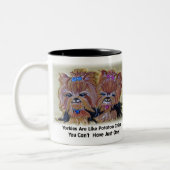 Potatoeの破片のヨークシャーテリア ツートーンマグカップ (左)