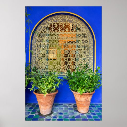 Potted Plants At Garden ポスター (正面)