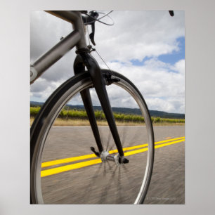 POVを高速で自転車に乗る人の道 ポスター