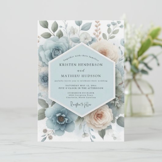 Powder Blue Floral Romance Wedding 招待状 (スタンド正面)