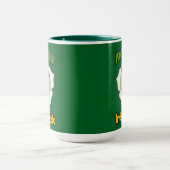 Powered by Beer St Patrick’s Day Shirt – caneca マグカップ (中央)