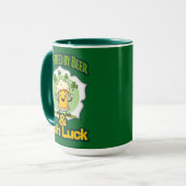 Powered by Beer St Patrick’s Day Shirt – caneca マグカップ (正面左)