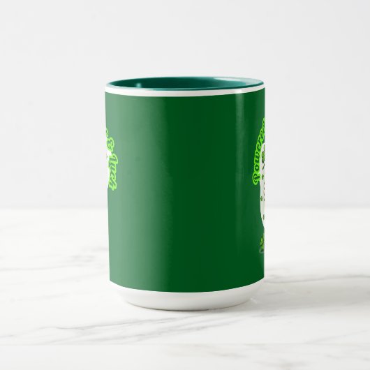 Powered by Beer St Patrick’s Day Shirt – caneca マグカップ (中央)