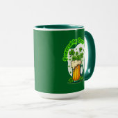 Powered by Beer St Patrick’s Day Shirt – caneca マグカップ (正面右)