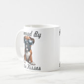 Powered by Boxer Kisses – Funny Boxer Dog Graphic コーヒーマグカップ (正面左)