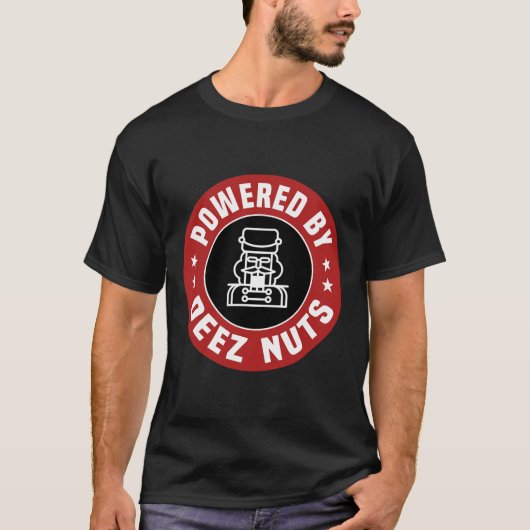 Powered By Deez Nuts - Nutcrackerおもしろいクリスマス一致 Tシャツ (正面)