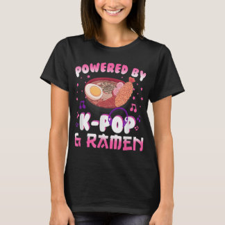 Powered by K pop and Ramen Kpop Kawaii Anime Gift  Tシャツ