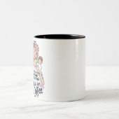 Powered by Love & Coffee – 母おもしろいの日のマグカップ ツートーンマグカップ (中央)