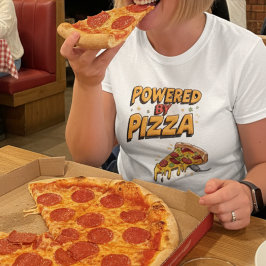 Powered by Pizza おもしろいグルメグラフィックティー Tシャツ