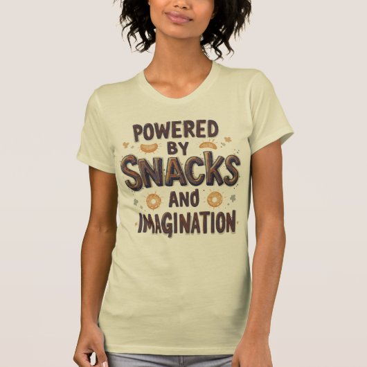 Powered by Snacks Imagination Funny Food Quote Typ Tシャツ (正面)