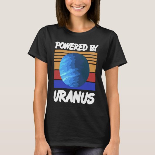Powered By URANUS Retro Solar System Planet Design Tシャツ (正面)
