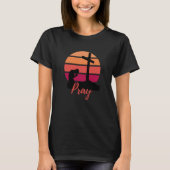 Pray Retro Sunset Silhouette of Man kneeling to Cr Tシャツ (正面)