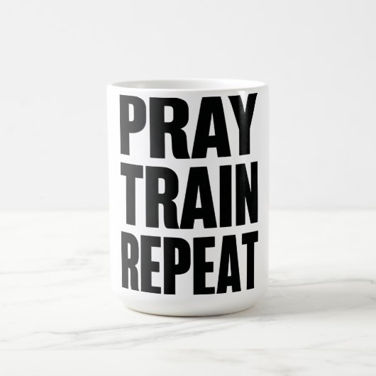 Pray Train Repeat – Christian Fitness Motivation f コーヒーマグカップ (中央)