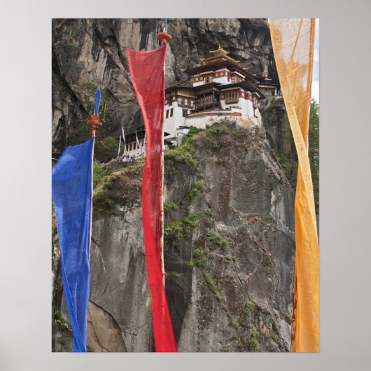 Prayer flags hang near Taktshang ポスター (正面)