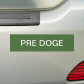 PRE DOGE (緑/白) バンパーステッカー (車上)