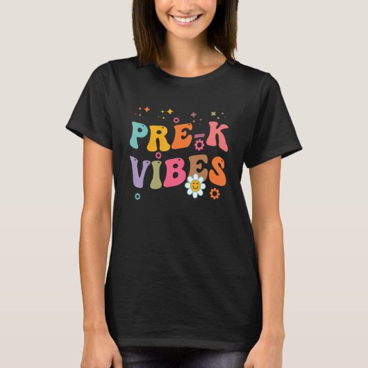 PRE K Vibes Groovy pre k for boys Tシャツ (正面)