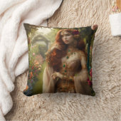 Pre-Raphaelite gilded woman 2 in garden クッション (ブランケット)