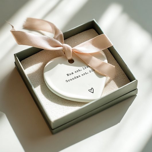 Pregnancy Announcement Custom Heart Shape セラミックオーナメント