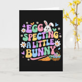 Pregnancy Announcement Egg Specting A Little Bunny カード (黄色い花)