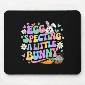 Pregnancy Announcement Egg Specting A Little Bunny マウスパッド