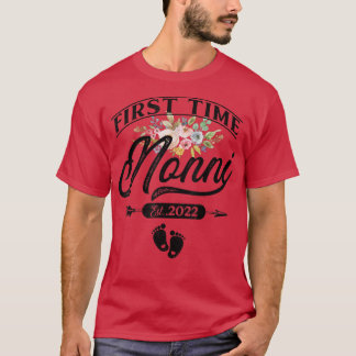 Pregnancy Announcement First Time nonni Est Tシャツ
