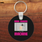 Pregnancy Reveal &amp; Announcement Baby Making Ma キーホルダー (正面)