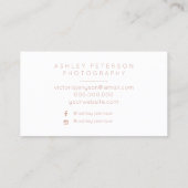 Premadeのロゴの写真撮影のミニマルなタイポグラフィの白 名刺 (裏面)