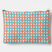 Preppy Basket Weave – Coral & Turquoise Monogram アクセサリーポーチ (裏面)