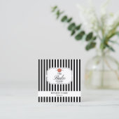 Preppy Black & White Stripes Bakery Logo QR Code スクエア名刺 (スタンド正面)