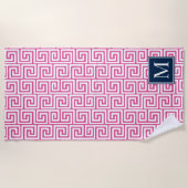 Preppy Greek Key Monogram – Hot Pink & Navy ビーチタオル (正面)
