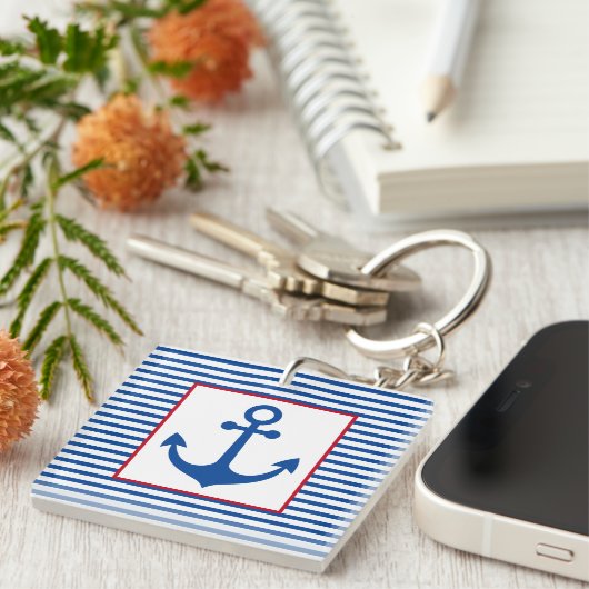 Preppy Nautical Stripes and Anchor Personalized キーホルダー (正面右)