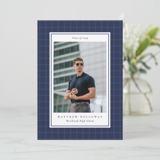 Preppy Navy Grid One Photo Graduation Announcement 招待状 (スタンド正面)